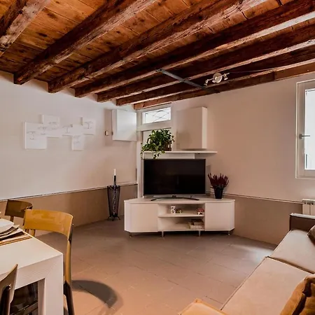Cozy House-close To Biennale And St. Mark Square Сasa de vacaciones Venecia