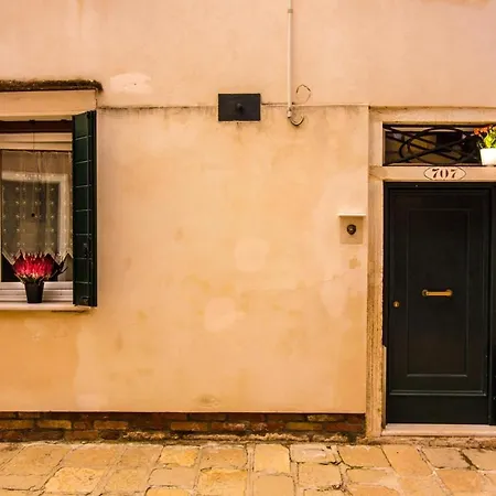 Cozy House-close To Biennale And St. Mark Square *