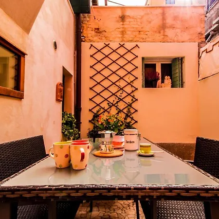 Cozy House-close To Biennale And St. Mark Square Сasa de vacaciones *