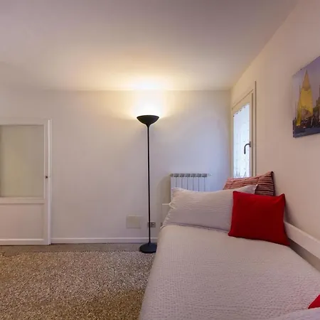 Cozy House-close To Biennale And St. Mark Square Venecia