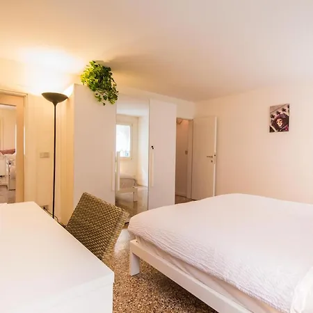 Cozy House-close To Biennale And St. Mark Square Feriehus *
