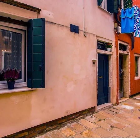Сasa de vacaciones Cozy House-close To Biennale And St. Mark Square *